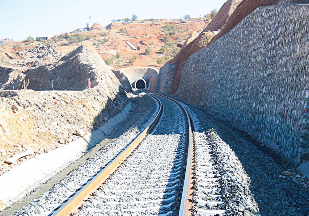 Ankara – İstanbul Hızlı Tren Projeleri 2.Etap Tünel 16-17 Tünel Arası Şevlerine Meydana Gelen Heyelanın Yapım İşi Harfiyatı
